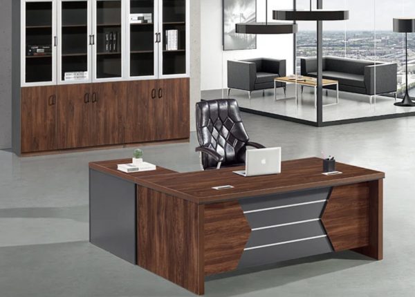 Executive Table ETMC - 08